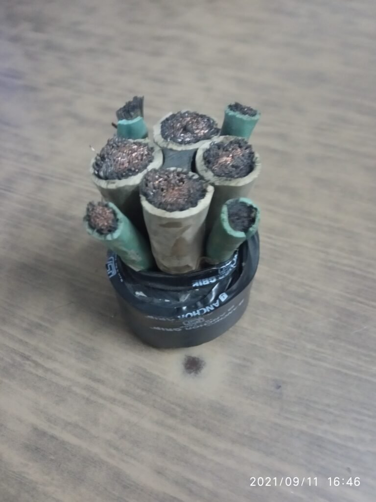 4-core x 95 sq mm heavy duty electrical cable, with 4 earthing cores, EPR insulated, PCP sheath